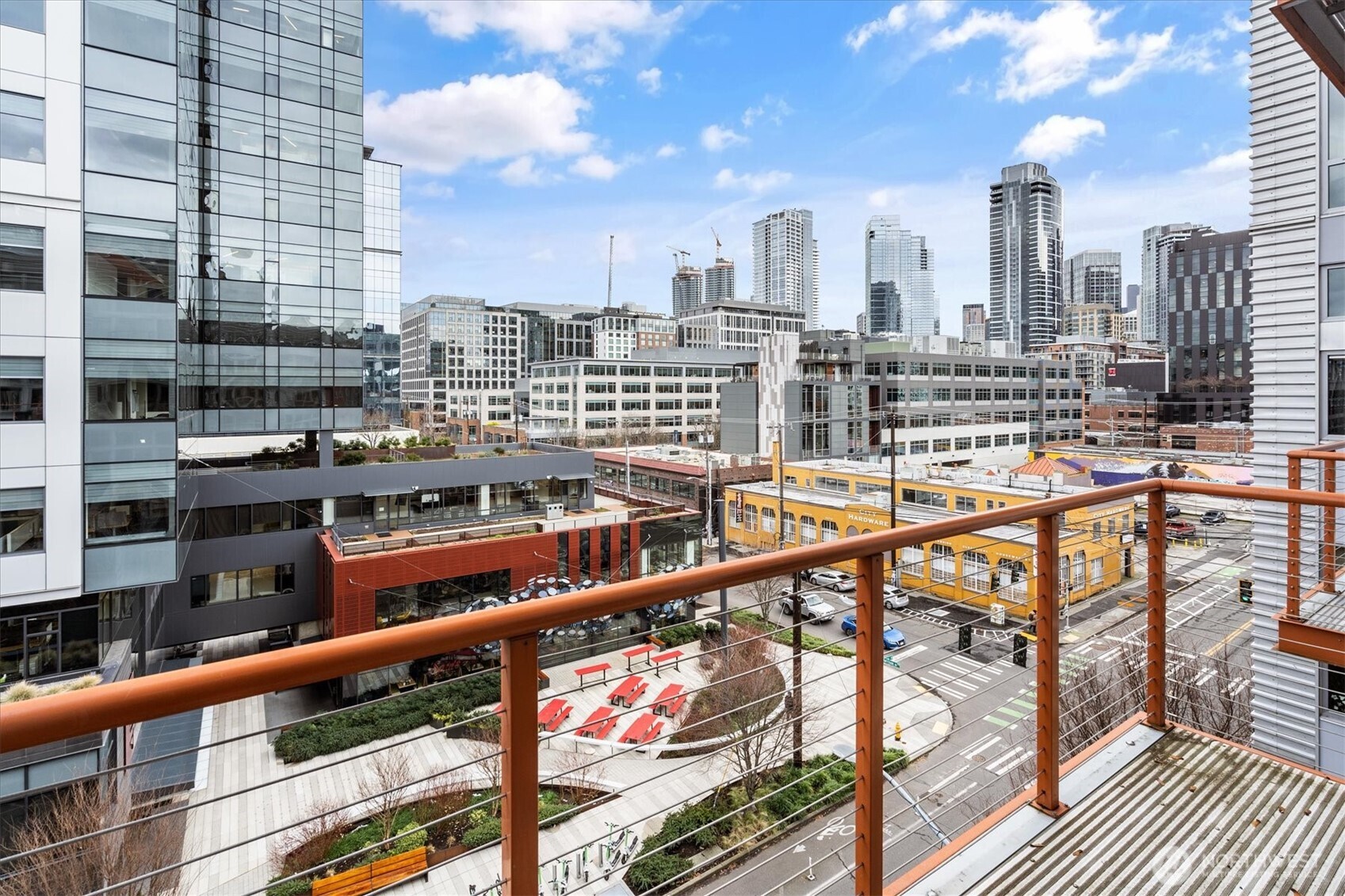 401 9th Avenue N Unit: 505