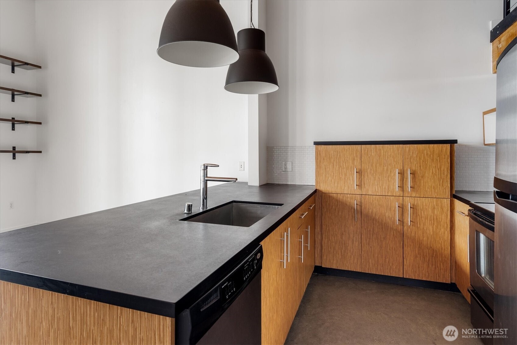 401 9th Avenue N Unit: 505