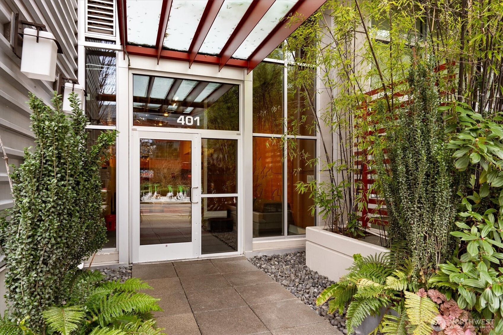 401 9th Avenue N Unit: 505