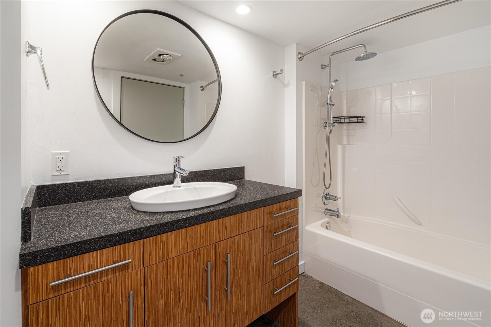 401 9th Avenue N Unit: 505