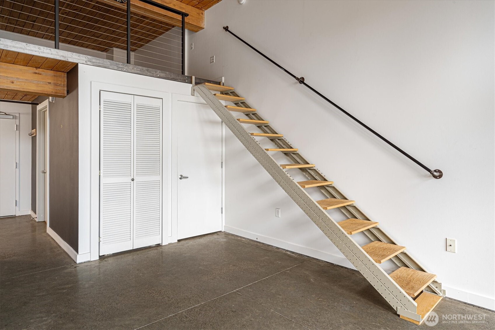 401 9th Avenue N Unit: 505