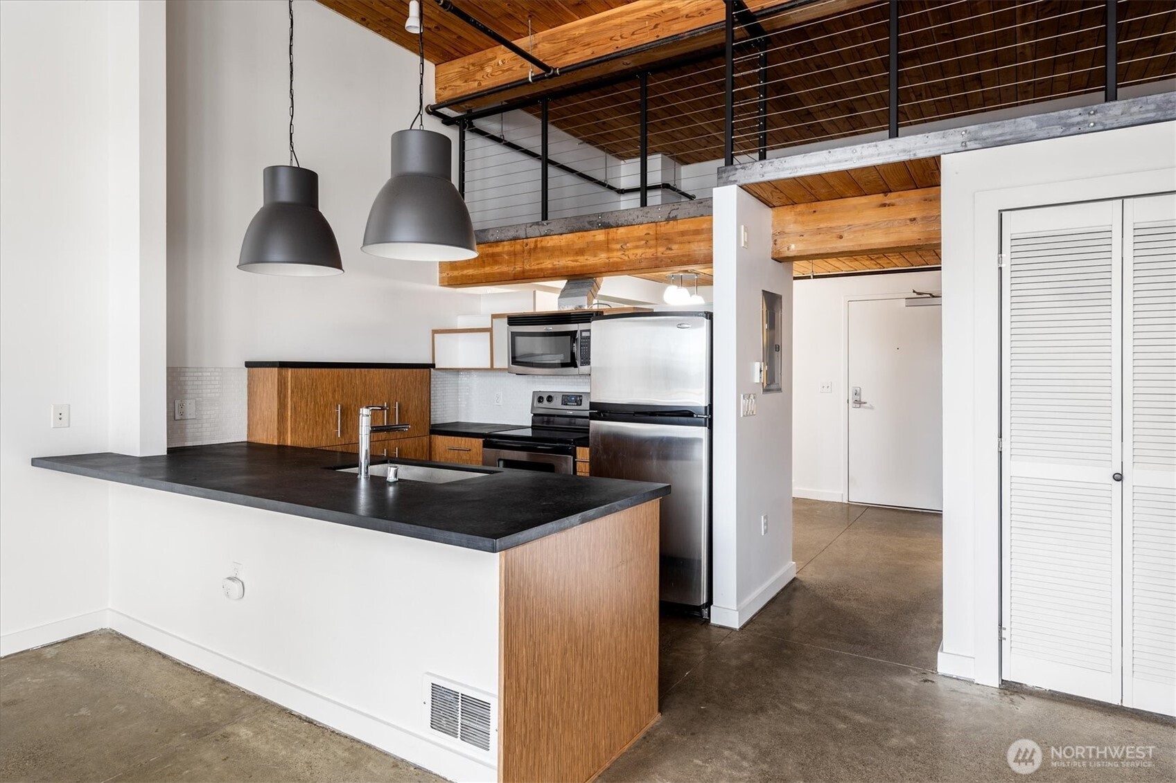 401 9th Avenue N Unit: 505