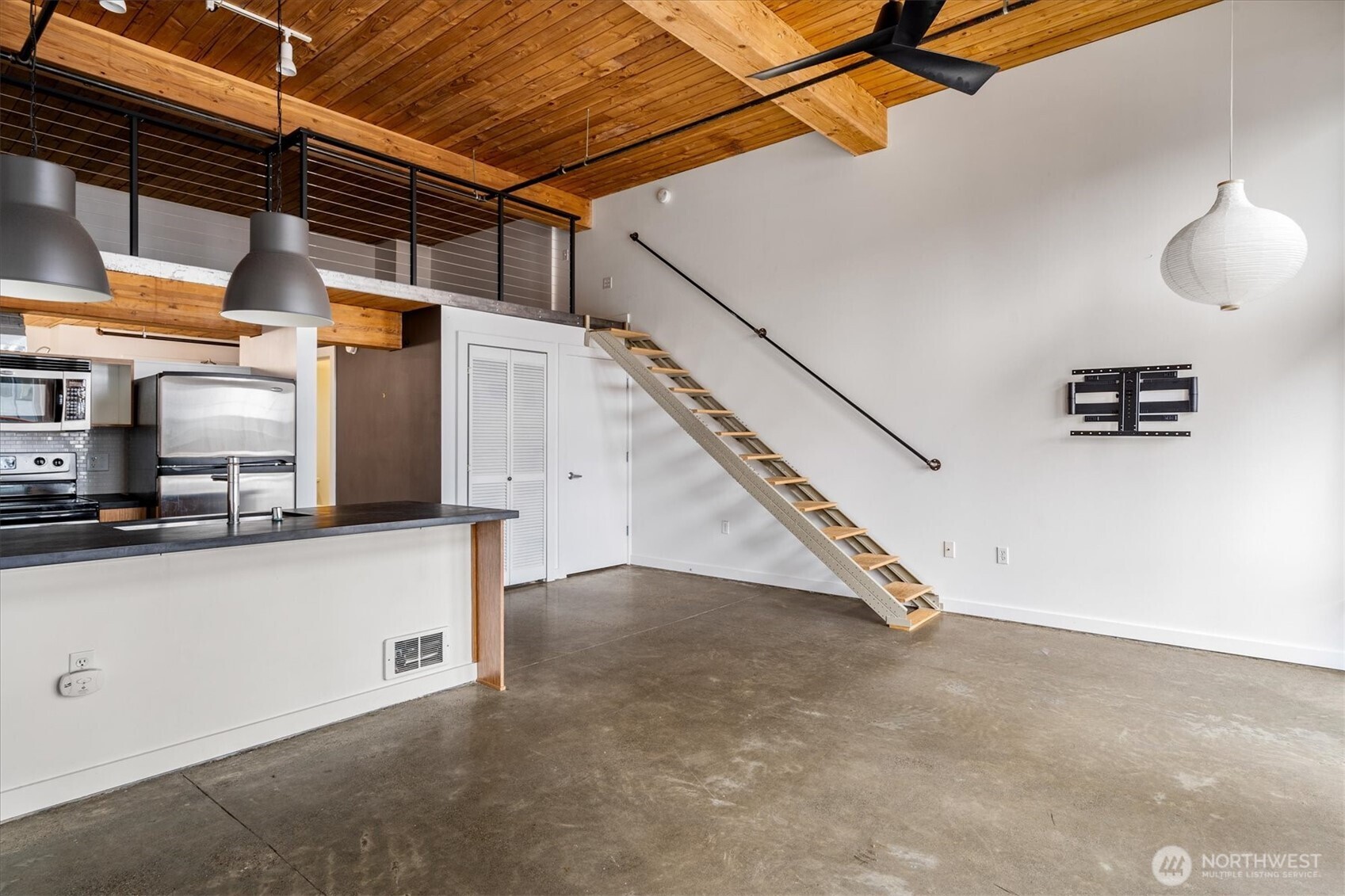 401 9th Avenue N Unit: 505