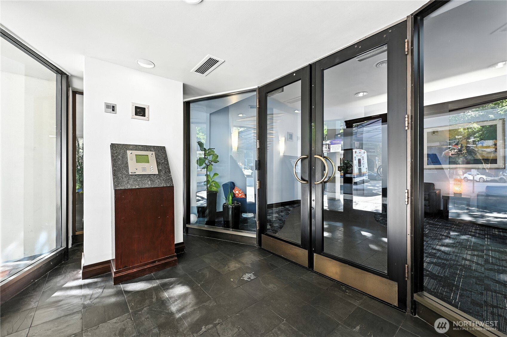 2100 3rd Avenue Unit: 1604