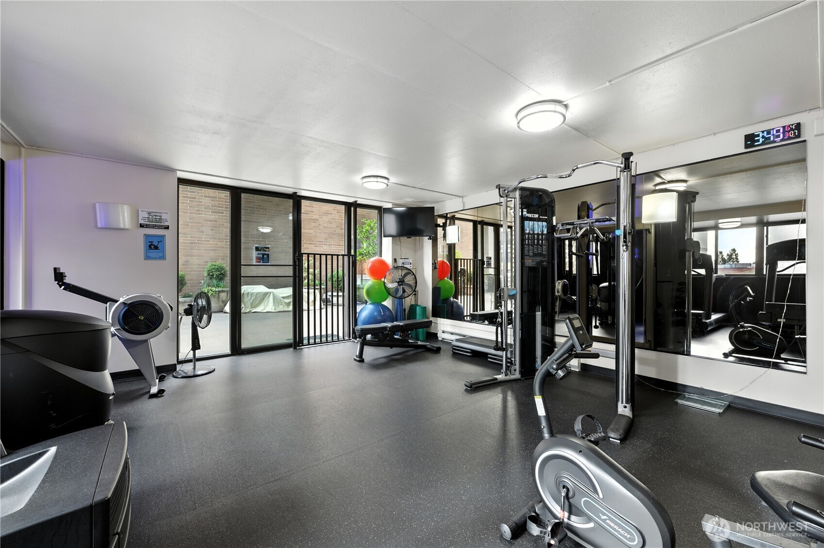 2100 3rd Avenue Unit: 1604