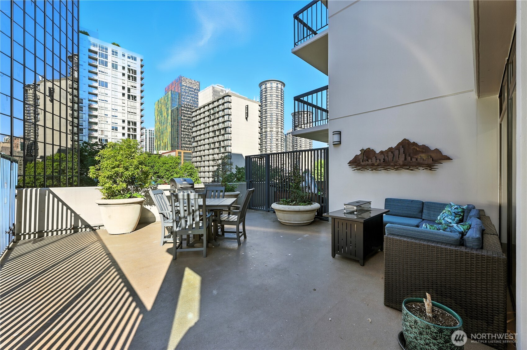 2100 3rd Avenue Unit: 1604