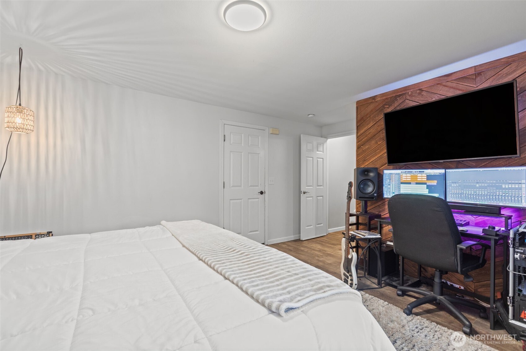 20911 66th Avenue NE