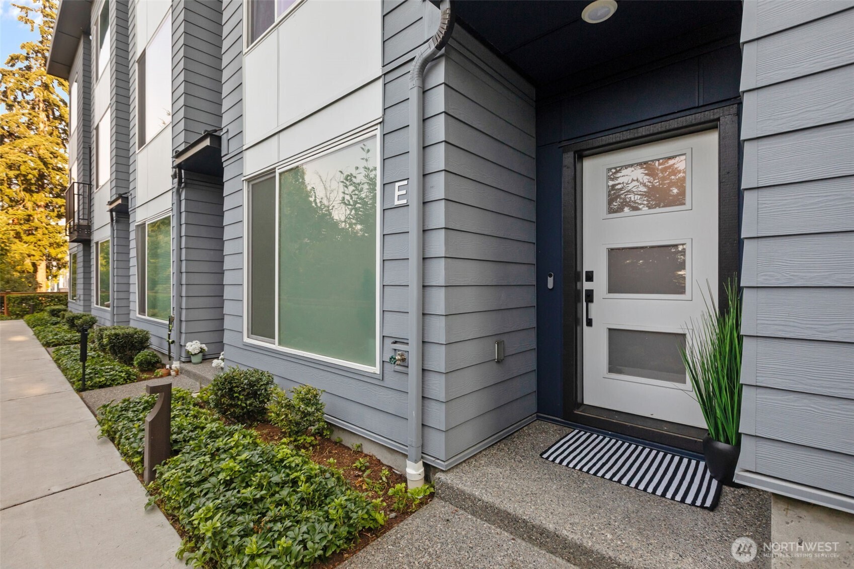 2150 N 147th Street Unit: E