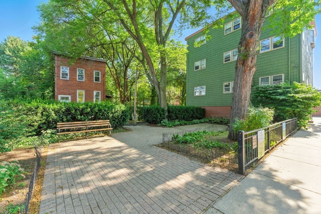 19 Medford St # U2
