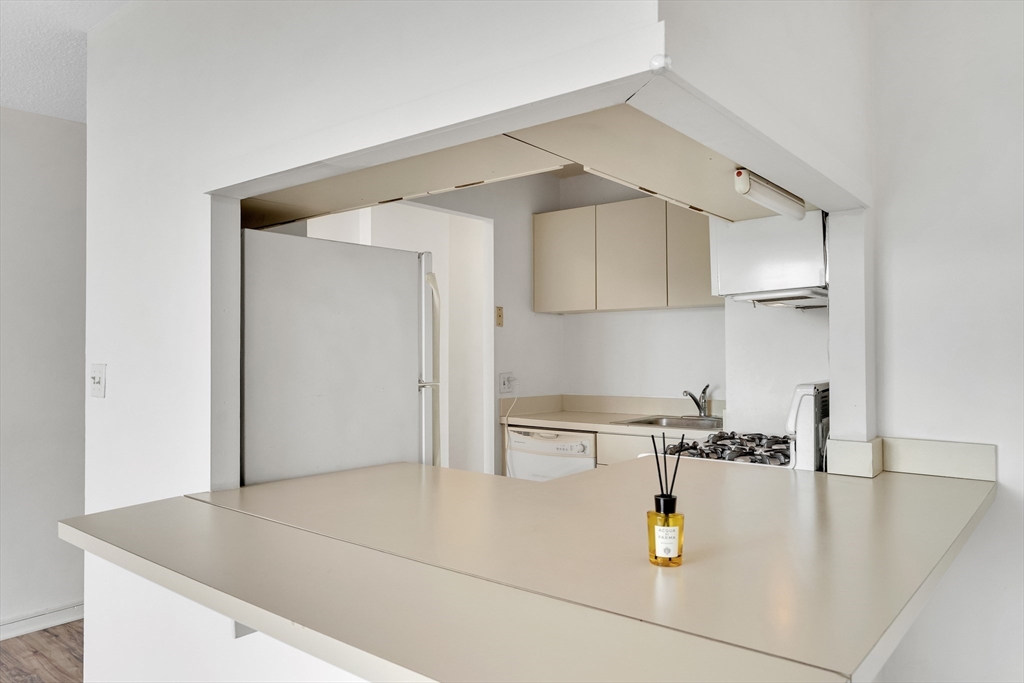 44 Washington St # 1103