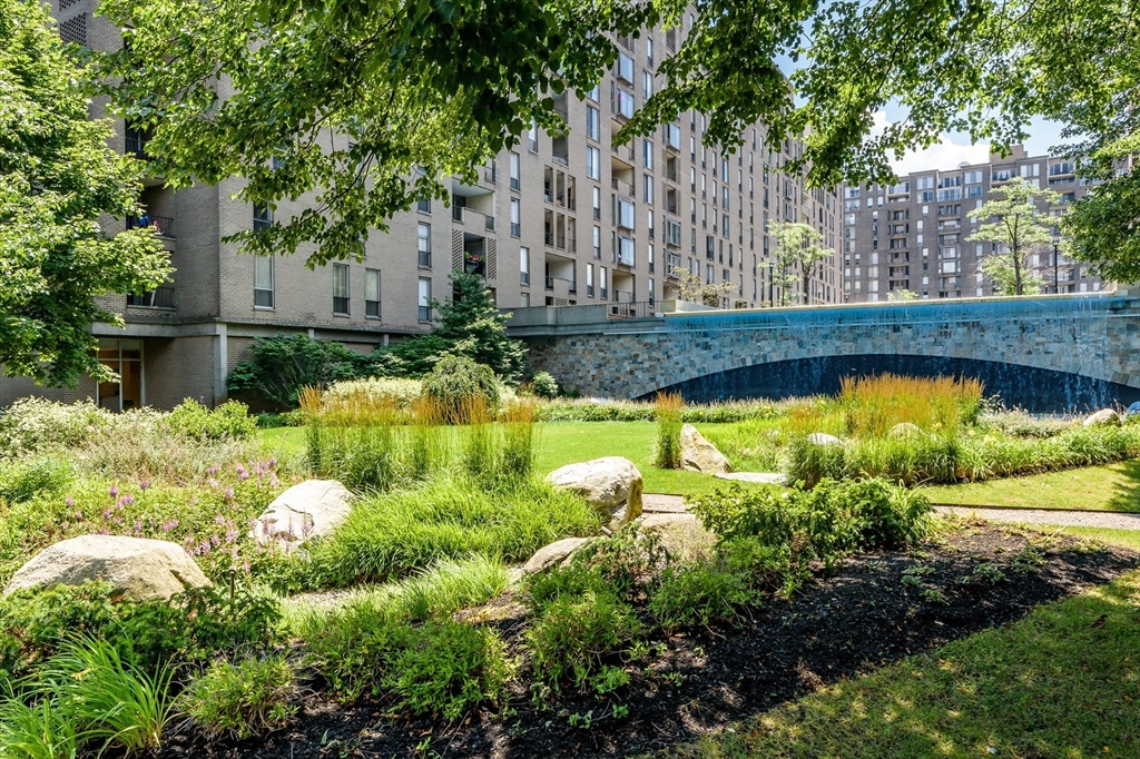 44 Washington St # 1103