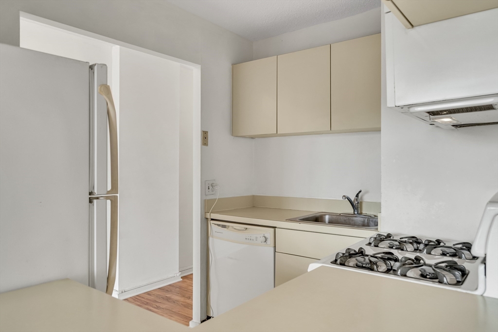 44 Washington St # 1103