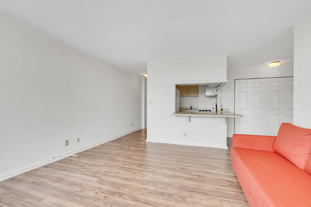 44 Washington St # 1103