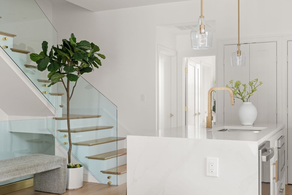 100 Bennington St Unit: PH4A