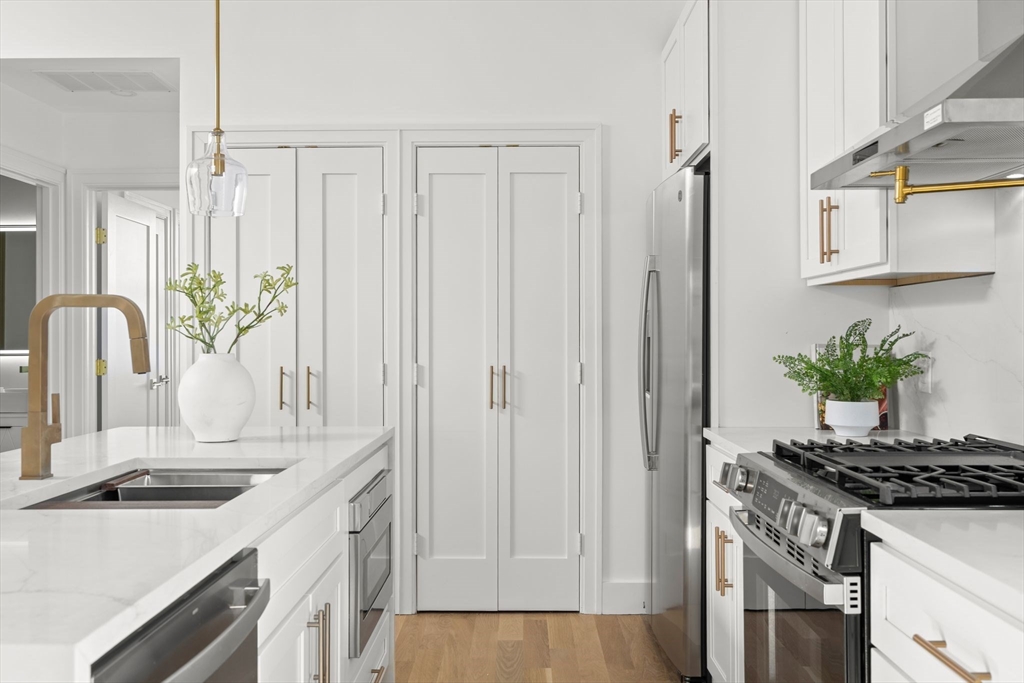 100 Bennington St Unit: PH4A