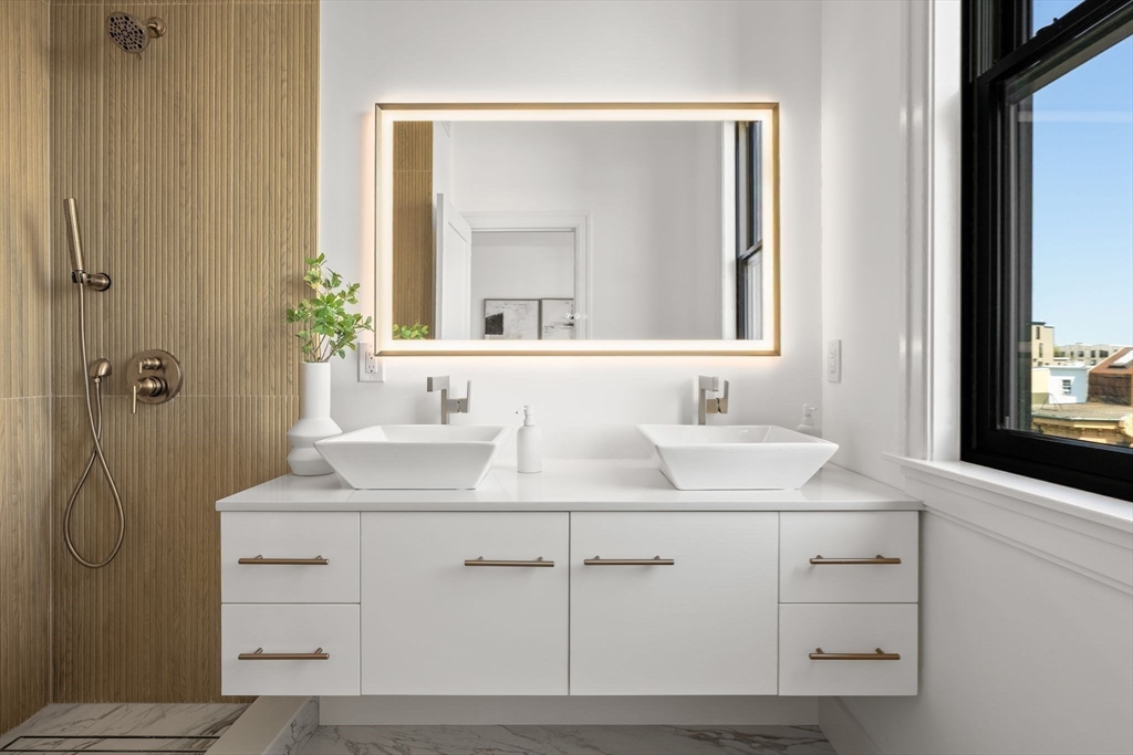 100 Bennington St Unit: PH4A