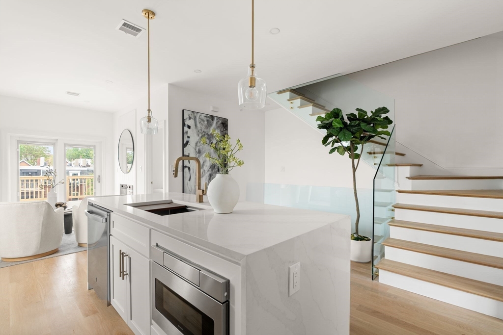 100 Bennington St Unit: PH4A