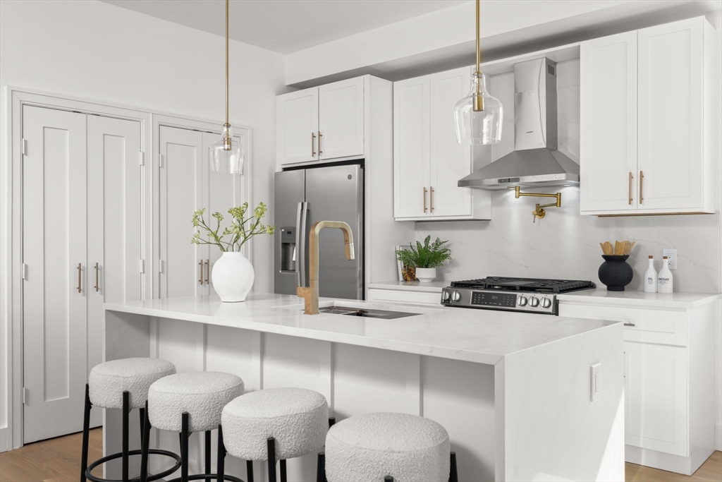 100 Bennington St Unit: PH4A