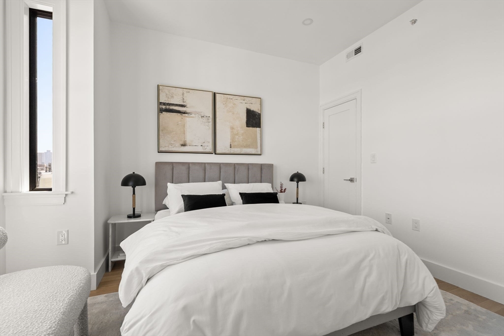 100 Bennington St Unit: PH4A