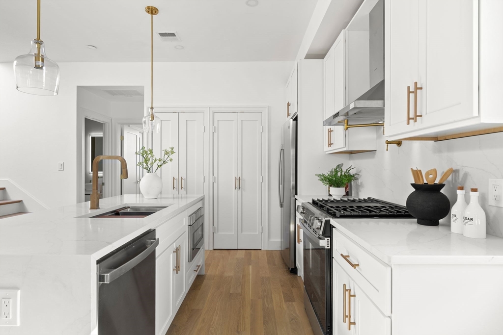 100 Bennington St Unit: PH4A