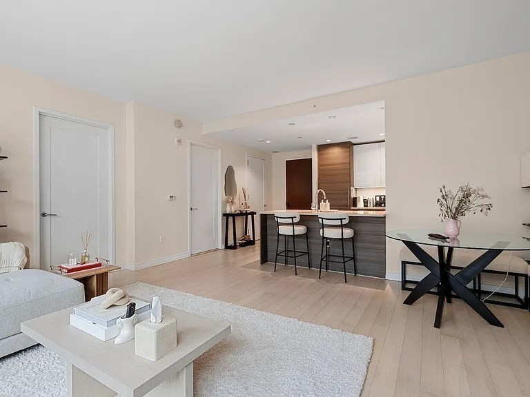 1 Franklin St # 1109