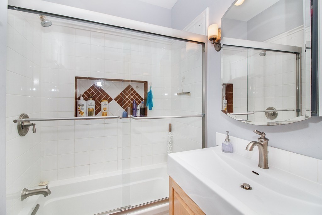 53 Prince St # 3