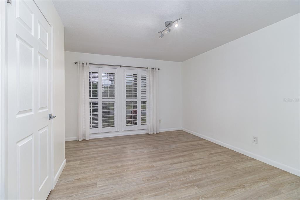 1800 KING ARTHUR CIR