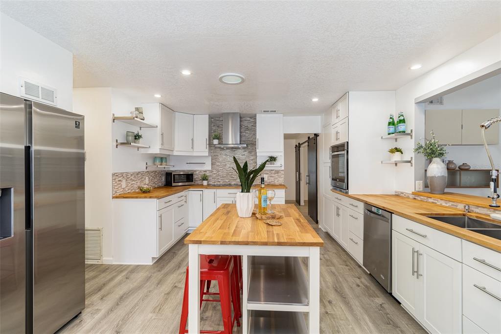 1800 KING ARTHUR CIR