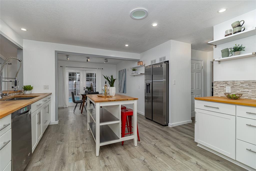 1800 KING ARTHUR CIR
