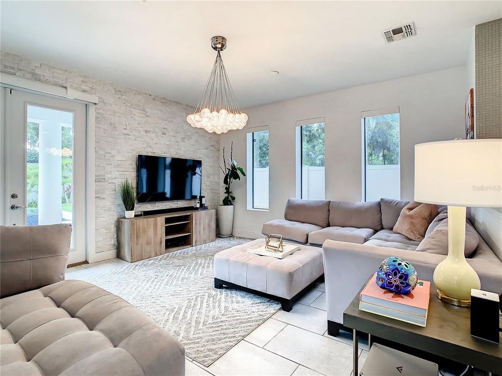 3303 LAKE MARGARET DR