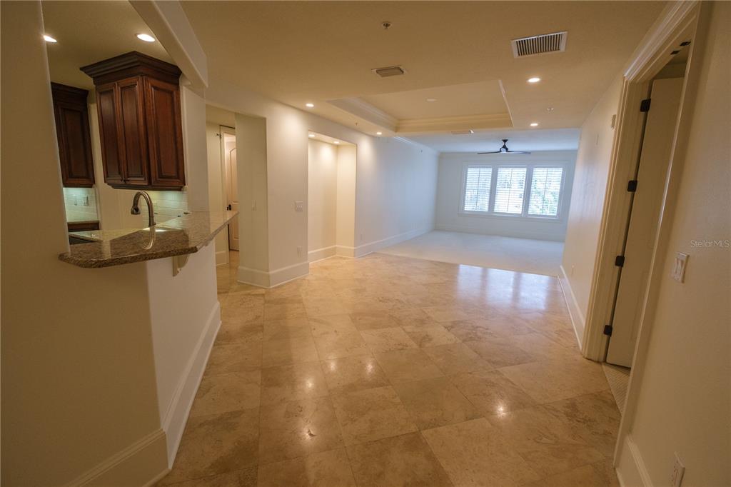 315 E NEW ENGLAND AVE #8