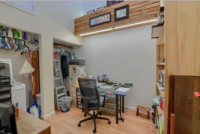 3881 CRYSTAL LAKE DR #4