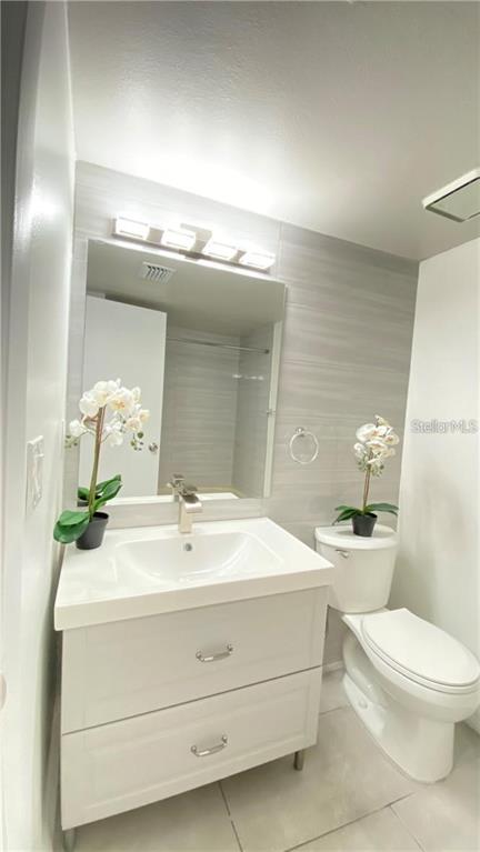 1054 LOTUS COVE CT #612