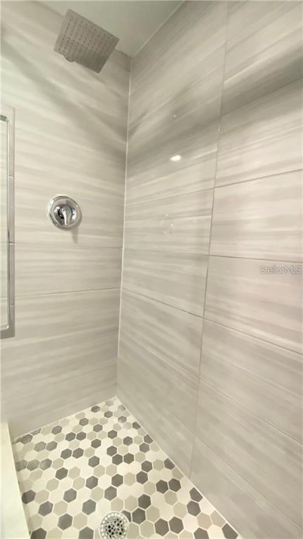 1054 LOTUS COVE CT #612