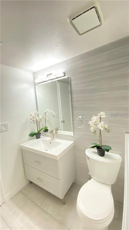 1054 LOTUS COVE CT #612