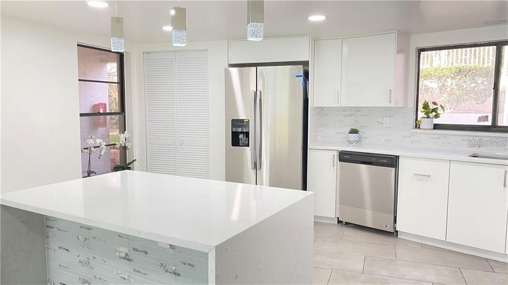 1054 LOTUS COVE CT #612