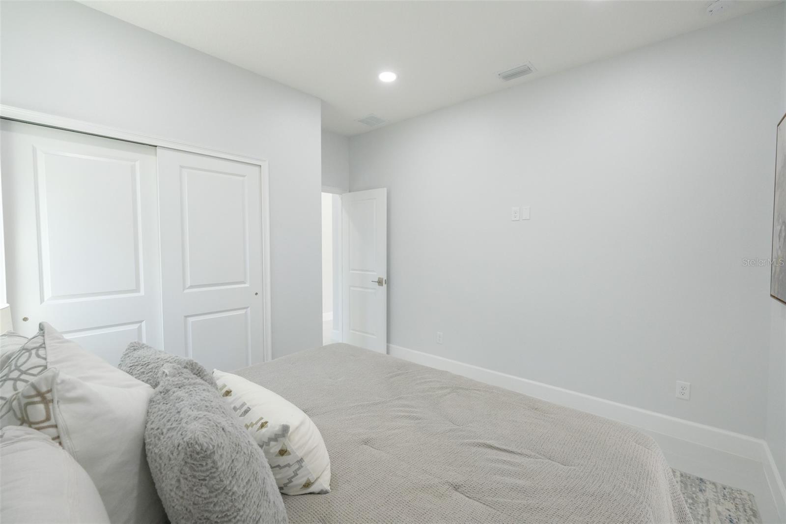 1404 BORDER DR