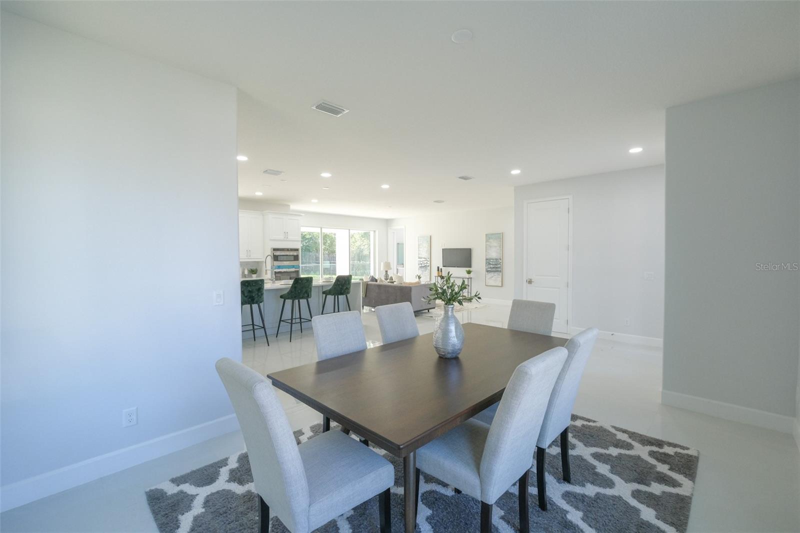 1404 BORDER DR