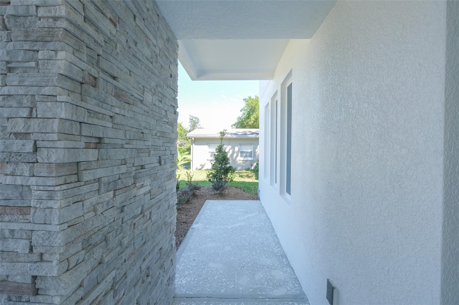 1404 BORDER DR