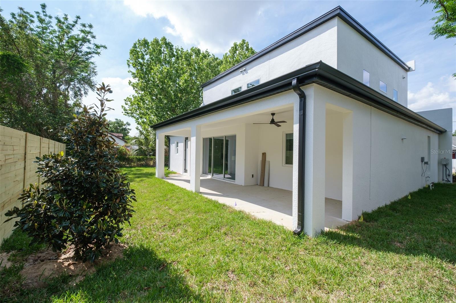 1404 BORDER DR