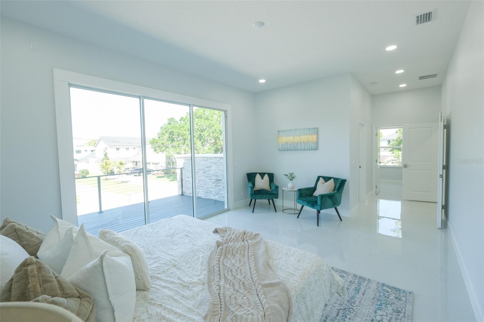 1404 BORDER DR