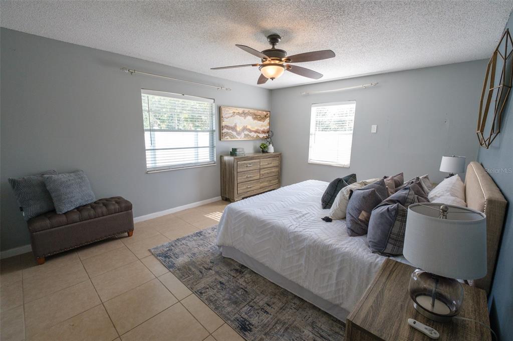 337 S COUNTRY CLUB RD