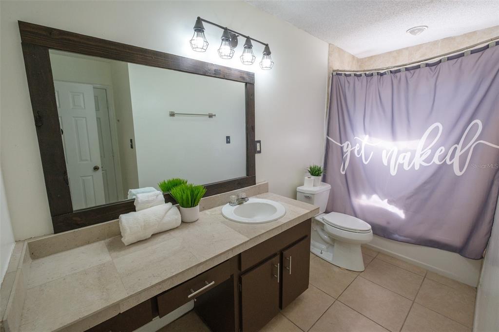 337 S COUNTRY CLUB RD