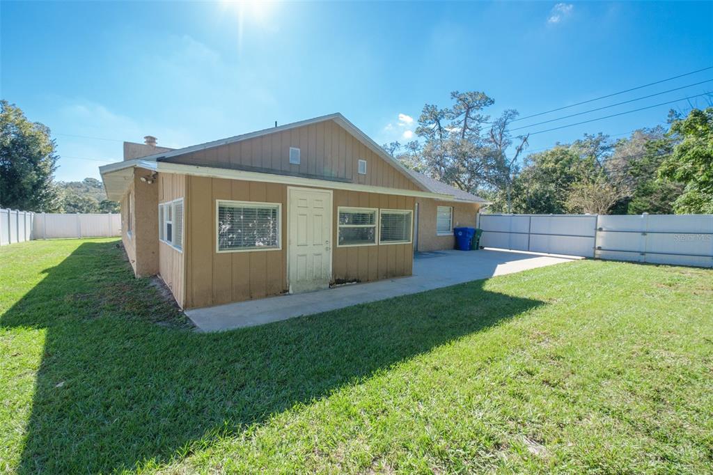 337 S COUNTRY CLUB RD