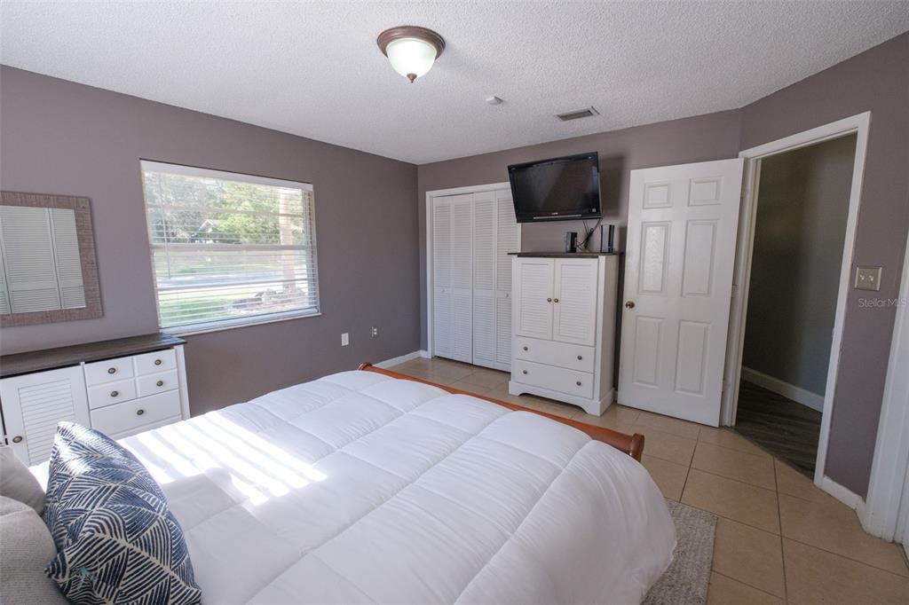 337 S COUNTRY CLUB RD