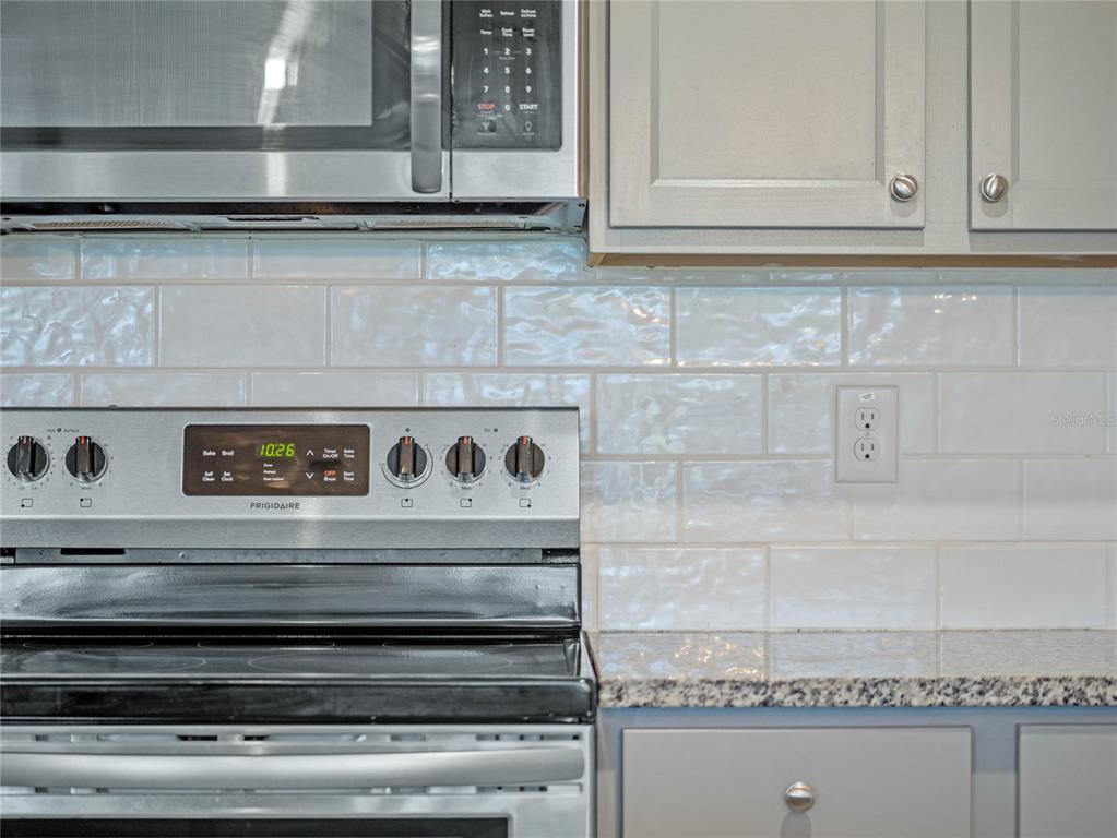 220 FLORIDA WILLOW AVE