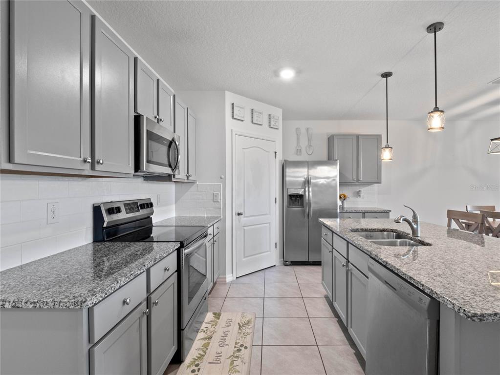 220 FLORIDA WILLOW AVE