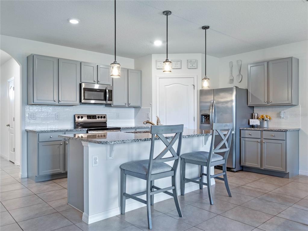 220 FLORIDA WILLOW AVE