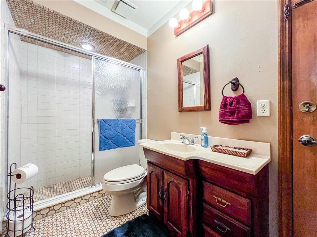 213 BARRY CT