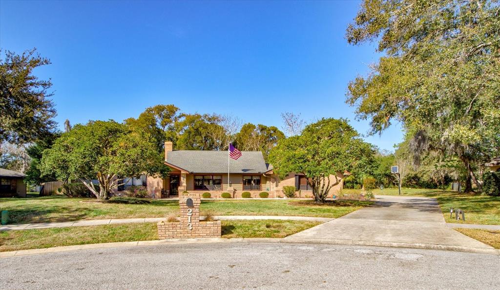 213 BARRY CT